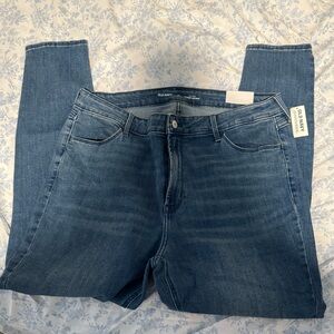 Old Navy Women's Skinny Jeans in Classic Blue